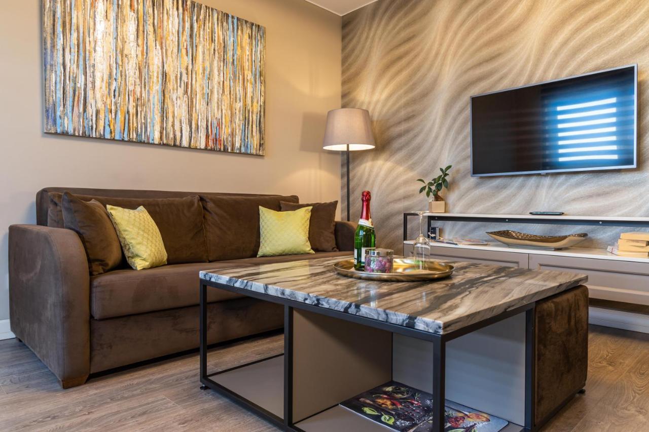 Deluxe Apartment Mit Tiefgarage In Naehe Messe-Bmw-Porsche-Dhl-Flughafen-Flugzeugwerk Der Deutsche Aircraft Leipzig Extérieur photo